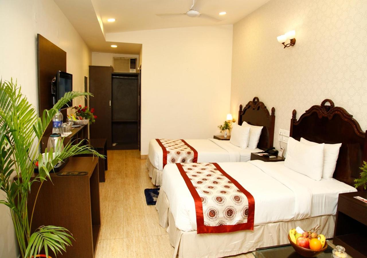 M B Greens Clarks Inn Moradabad Exterior photo